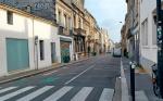 La rue de Pessac depuis la rue des Treuils, en direction de la place Amédée Larrieu 