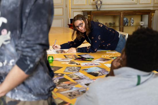 L'atelier de photolangage privilégie l'échange entre les jeunes et les animateurs