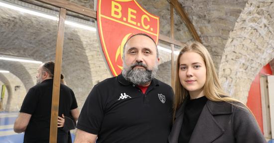 Viktoria au côté de son coach bordelais, Dimitri Andreu.