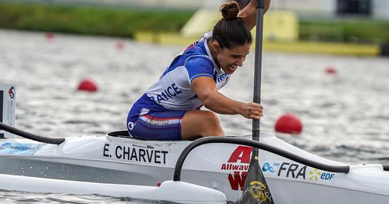 Victime d'un grave accident de voiture à 18 ans, Eléa Charvet s'est reconstruite à travers le sport et le canoë. 