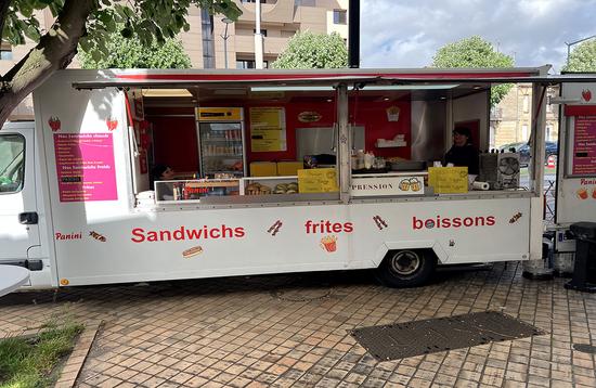 Food truck autour du stade Chaban Delmas un jour de match