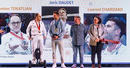 Les médaillés olympiques bordelais ont été salués par la Ville le 2 octobre dernier : Damien Tokatlian (para-escrime), Joris Daudet et Laurent Chardard (para-natation, représenté par son club).