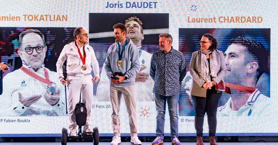 Les clubs des médaillés olympiques Damien Tokatlian, Joris Daudet et Laurent Chardard vont être encore accompagnés. Les athlètes bordelais de l'année ont été salués par la Ville au Palais des Sports le 2 octobre dernier.